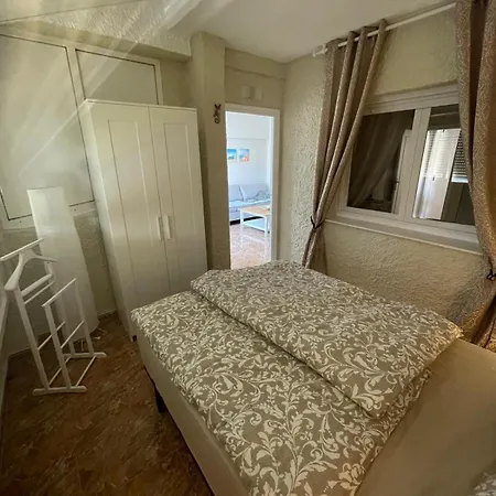 Mit Meerblick In Τορεβιέχα